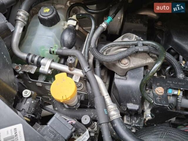 Серый Рено Гранд Сценик, объемом двигателя 1.5 л и пробегом 263 тыс. км за 8600 $, фото 15 на Automoto.ua