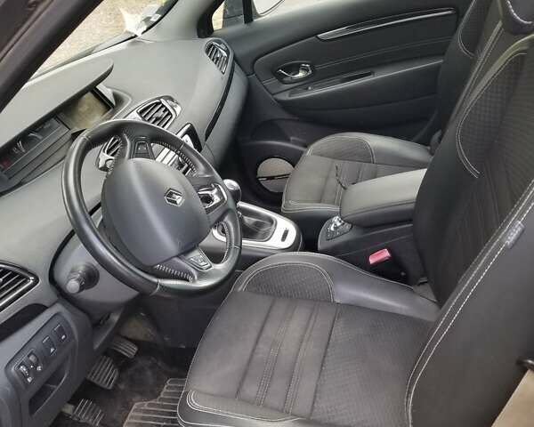 Серый Рено Гранд Сценик, объемом двигателя 1.6 л и пробегом 259 тыс. км за 7500 $, фото 4 на Automoto.ua