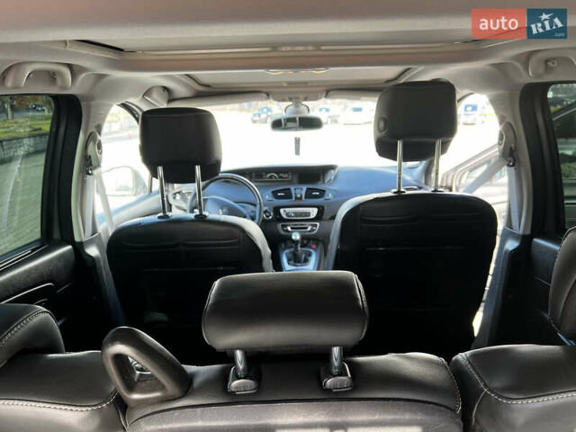 Серый Рено Гранд Сценик, объемом двигателя 1.5 л и пробегом 235 тыс. км за 10500 $, фото 17 на Automoto.ua