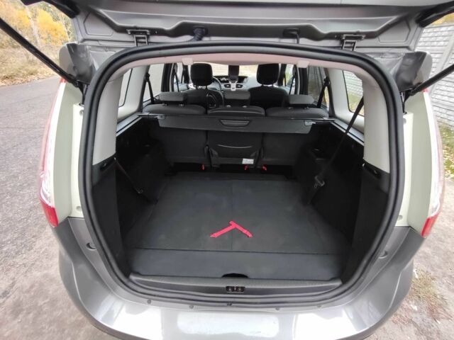 Сірий Рено Гранд Сценік, об'ємом двигуна 1.5 л та пробігом 235 тис. км за 9650 $, фото 19 на Automoto.ua