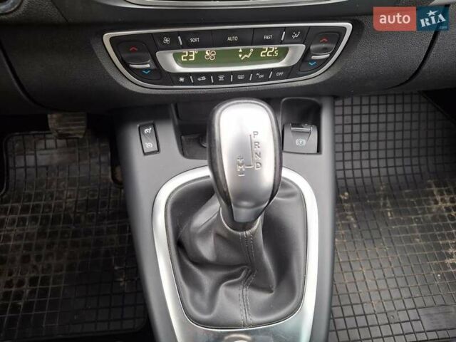 Серый Рено Гранд Сценик, объемом двигателя 1.5 л и пробегом 263 тыс. км за 8600 $, фото 22 на Automoto.ua