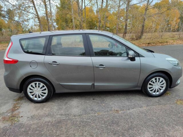 Сірий Рено Гранд Сценік, об'ємом двигуна 1.5 л та пробігом 235 тис. км за 9650 $, фото 5 на Automoto.ua