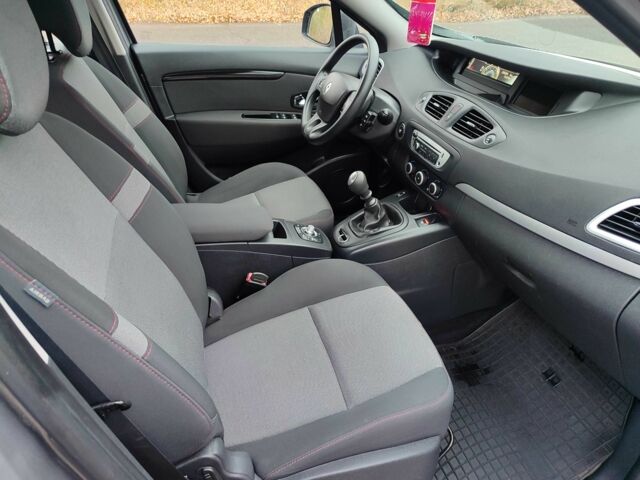 Сірий Рено Гранд Сценік, об'ємом двигуна 1.5 л та пробігом 235 тис. км за 9650 $, фото 16 на Automoto.ua