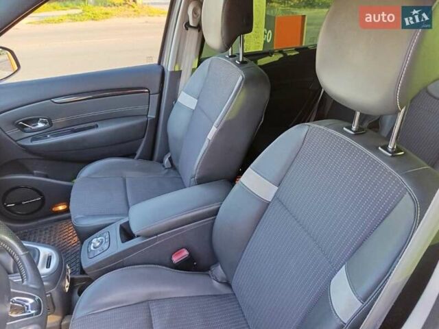 Серый Рено Гранд Сценик, объемом двигателя 1.46 л и пробегом 257 тыс. км за 10300 $, фото 9 на Automoto.ua