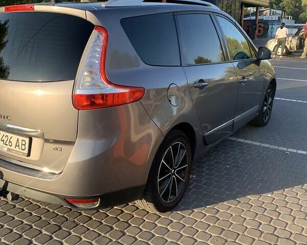 Серый Рено Гранд Сценик, объемом двигателя 1.46 л и пробегом 257 тыс. км за 10300 $, фото 17 на Automoto.ua