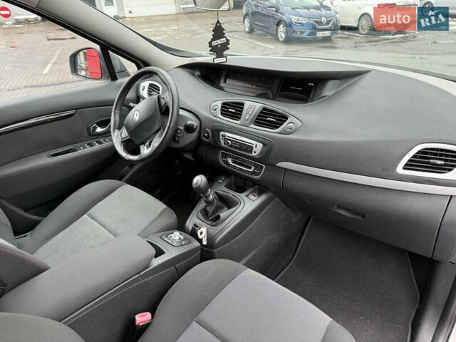 Серый Рено Гранд Сценик, объемом двигателя 1.6 л и пробегом 219 тыс. км за 10600 $, фото 20 на Automoto.ua