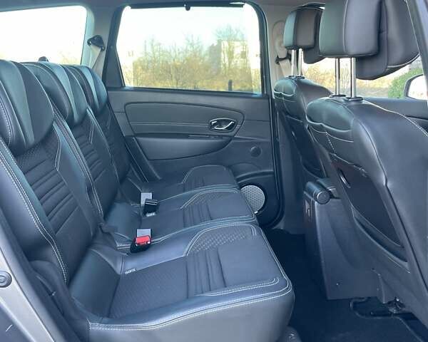 Серый Рено Гранд Сценик, объемом двигателя 1.6 л и пробегом 219 тыс. км за 10170 $, фото 47 на Automoto.ua