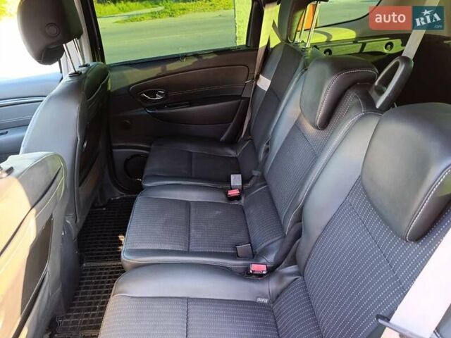 Серый Рено Гранд Сценик, объемом двигателя 1.46 л и пробегом 257 тыс. км за 10300 $, фото 11 на Automoto.ua