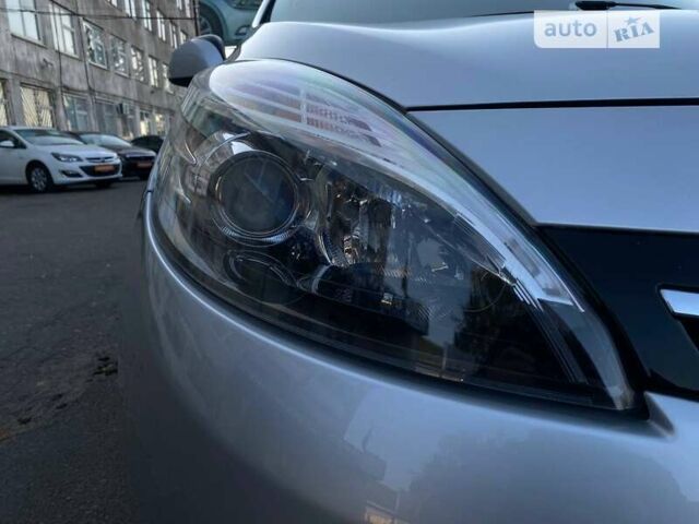 Серый Рено Гранд Сценик, объемом двигателя 1.5 л и пробегом 167 тыс. км за 10400 $, фото 15 на Automoto.ua