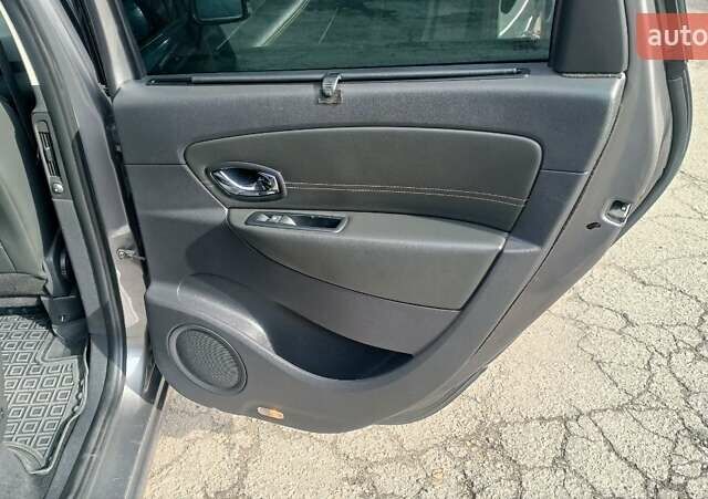 Сірий Рено Гранд Сценік, об'ємом двигуна 1.5 л та пробігом 288 тис. км за 11000 $, фото 21 на Automoto.ua