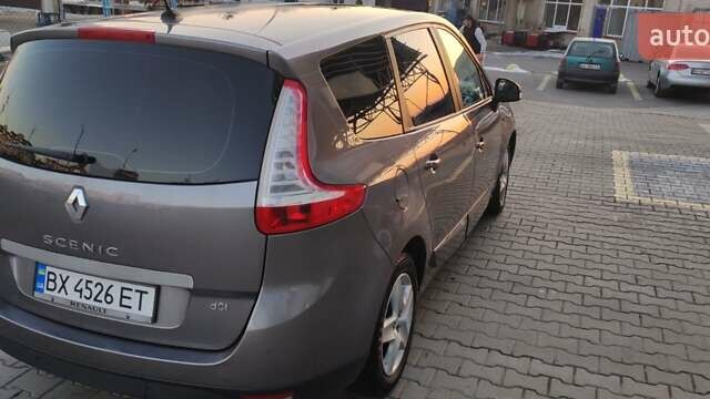 Серый Рено Гранд Сценик, объемом двигателя 1.5 л и пробегом 250 тыс. км за 10200 $, фото 3 на Automoto.ua