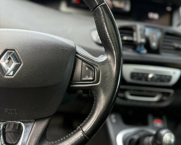 Сірий Рено Гранд Сценік, об'ємом двигуна 1.5 л та пробігом 237 тис. км за 11900 $, фото 29 на Automoto.ua