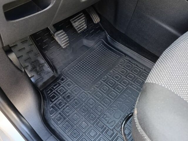 Серый Рено Гранд Сценик, объемом двигателя 1.6 л и пробегом 242 тыс. км за 9800 $, фото 9 на Automoto.ua