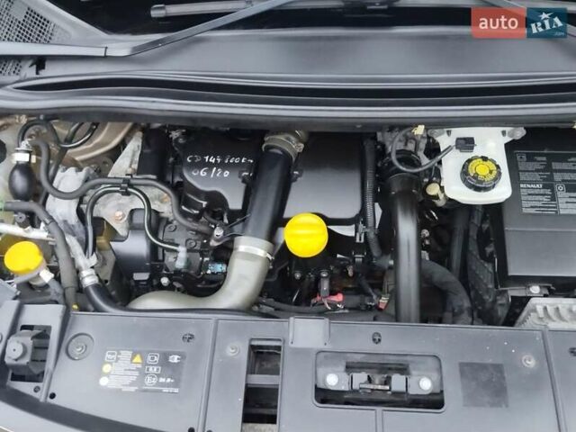 Серый Рено Гранд Сценик, объемом двигателя 1.5 л и пробегом 205 тыс. км за 10400 $, фото 13 на Automoto.ua