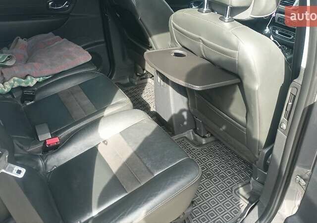 Сірий Рено Гранд Сценік, об'ємом двигуна 1.5 л та пробігом 288 тис. км за 11000 $, фото 26 на Automoto.ua