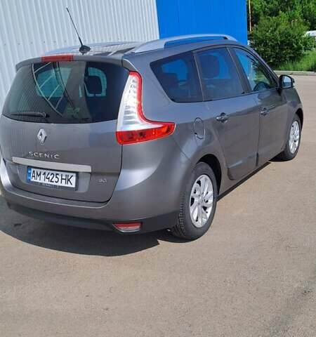 Серый Рено Гранд Сценик, объемом двигателя 1.5 л и пробегом 233 тыс. км за 9700 $, фото 1 на Automoto.ua