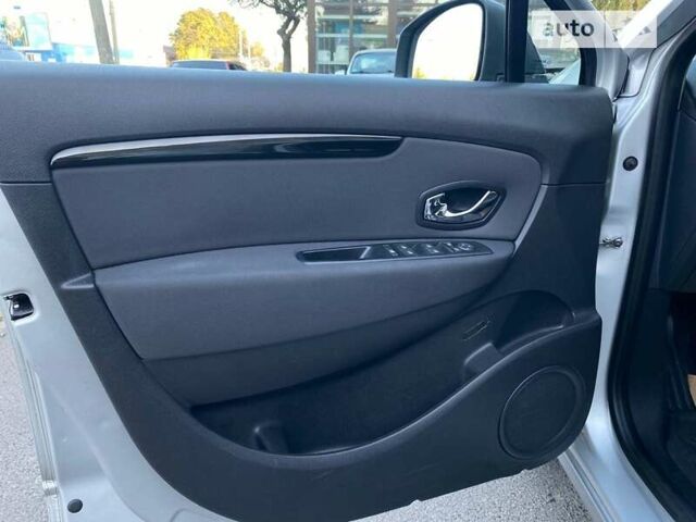 Серый Рено Гранд Сценик, объемом двигателя 1.5 л и пробегом 167 тыс. км за 10400 $, фото 20 на Automoto.ua