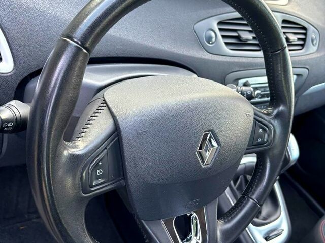 Серый Рено Гранд Сценик, объемом двигателя 1.5 л и пробегом 230 тыс. км за 9800 $, фото 5 на Automoto.ua