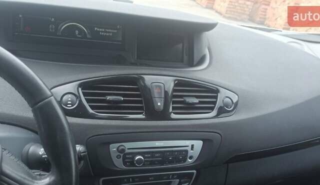 Сірий Рено Гранд Сценік, об'ємом двигуна 1.6 л та пробігом 264 тис. км за 8700 $, фото 23 на Automoto.ua