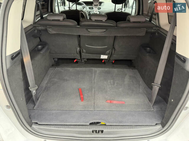 Серый Рено Гранд Сценик, объемом двигателя 1.6 л и пробегом 219 тыс. км за 10600 $, фото 39 на Automoto.ua