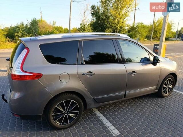 Серый Рено Гранд Сценик, объемом двигателя 1.46 л и пробегом 257 тыс. км за 10300 $, фото 2 на Automoto.ua