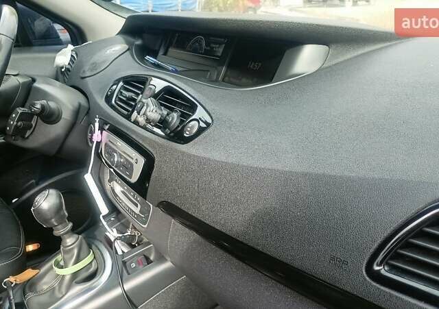 Сірий Рено Гранд Сценік, об'ємом двигуна 1.5 л та пробігом 288 тис. км за 11000 $, фото 15 на Automoto.ua