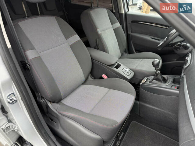 Серый Рено Гранд Сценик, объемом двигателя 1.6 л и пробегом 219 тыс. км за 10600 $, фото 22 на Automoto.ua