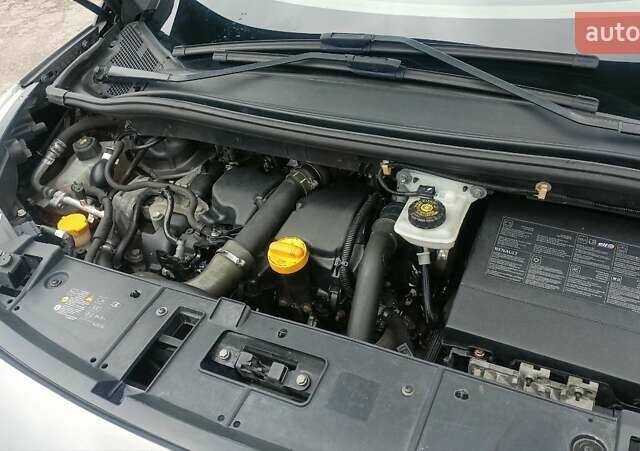 Сірий Рено Гранд Сценік, об'ємом двигуна 1.5 л та пробігом 288 тис. км за 11000 $, фото 27 на Automoto.ua