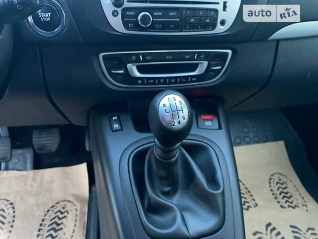 Серый Рено Гранд Сценик, объемом двигателя 1.5 л и пробегом 167 тыс. км за 10400 $, фото 34 на Automoto.ua