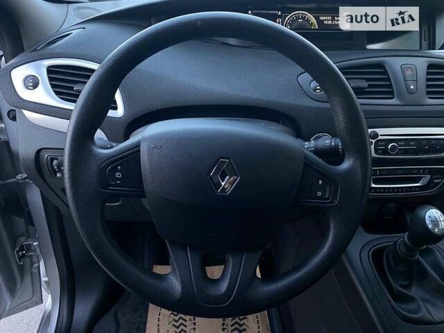 Серый Рено Гранд Сценик, объемом двигателя 1.5 л и пробегом 167 тыс. км за 10400 $, фото 32 на Automoto.ua
