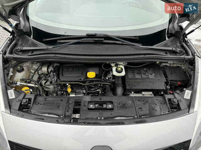 Серый Рено Гранд Сценик, объемом двигателя 1.6 л и пробегом 219 тыс. км за 10600 $, фото 19 на Automoto.ua