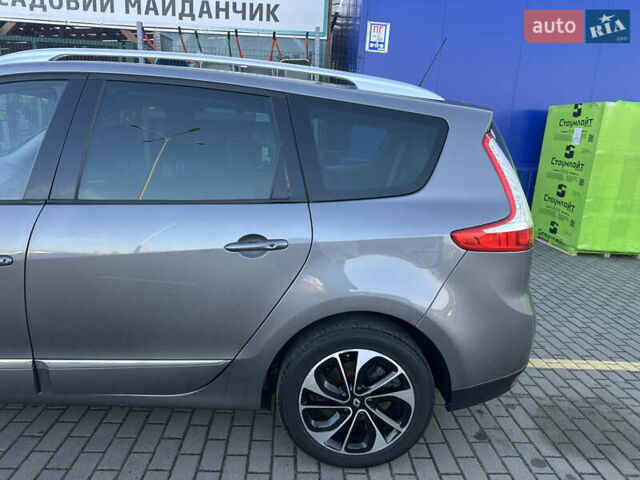 Серый Рено Гранд Сценик, объемом двигателя 1.5 л и пробегом 173 тыс. км за 10999 $, фото 5 на Automoto.ua