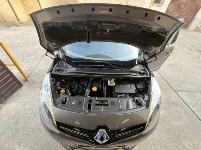 Сірий Рено Гранд Сценік, об'ємом двигуна 1.5 л та пробігом 191 тис. км за 11100 $, фото 2 на Automoto.ua