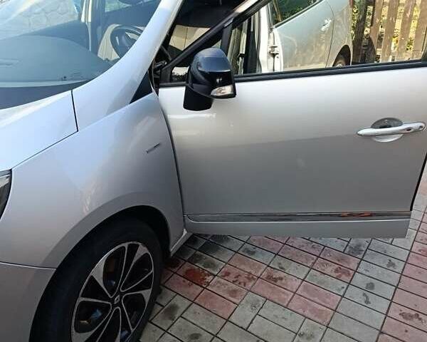 Серый Рено Гранд Сценик, объемом двигателя 1.6 л и пробегом 242 тыс. км за 9800 $, фото 10 на Automoto.ua