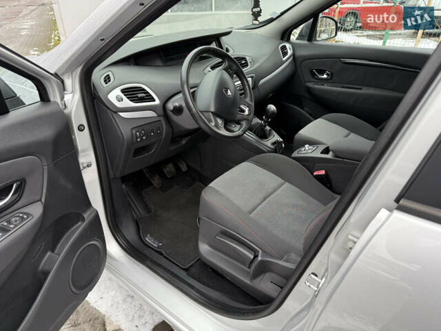 Серый Рено Гранд Сценик, объемом двигателя 1.6 л и пробегом 219 тыс. км за 10600 $, фото 28 на Automoto.ua