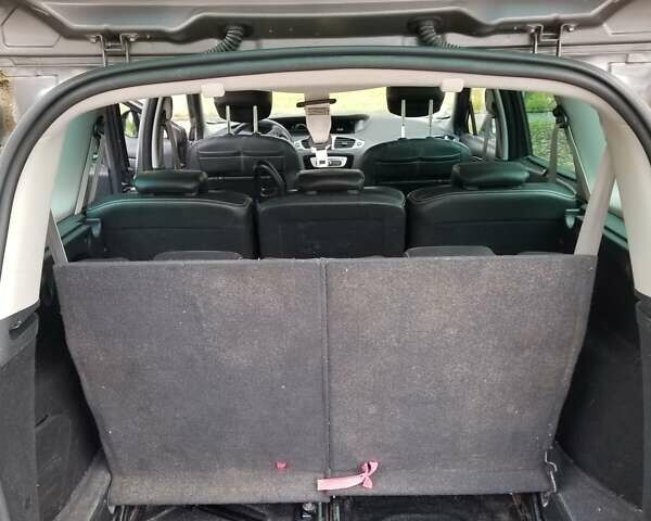 Серый Рено Гранд Сценик, объемом двигателя 1.6 л и пробегом 259 тыс. км за 7500 $, фото 5 на Automoto.ua