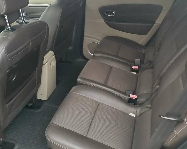 Серый Рено Гранд Сценик, объемом двигателя 1.5 л и пробегом 230 тыс. км за 8800 $, фото 3 на Automoto.ua