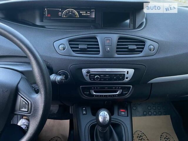 Серый Рено Гранд Сценик, объемом двигателя 1.5 л и пробегом 167 тыс. км за 10400 $, фото 31 на Automoto.ua