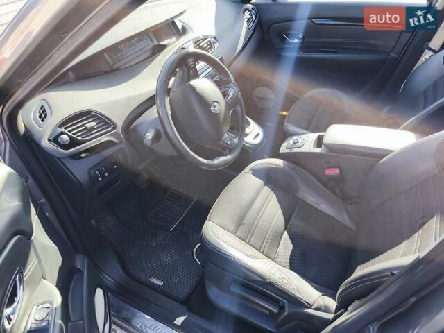 Сірий Рено Гранд Сценік, об'ємом двигуна 2 л та пробігом 246 тис. км за 9900 $, фото 10 на Automoto.ua