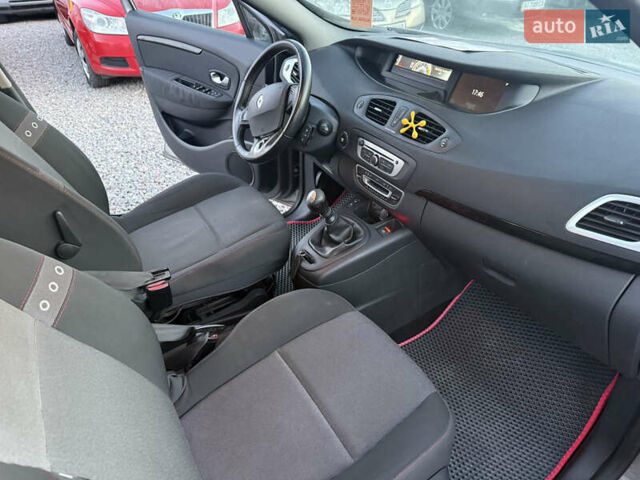 Серый Рено Гранд Сценик, объемом двигателя 1.46 л и пробегом 292 тыс. км за 8999 $, фото 13 на Automoto.ua