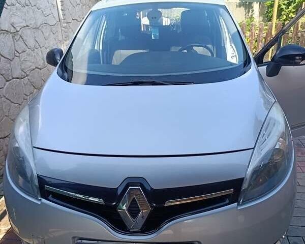 Серый Рено Гранд Сценик, объемом двигателя 1.6 л и пробегом 242 тыс. км за 9800 $, фото 11 на Automoto.ua