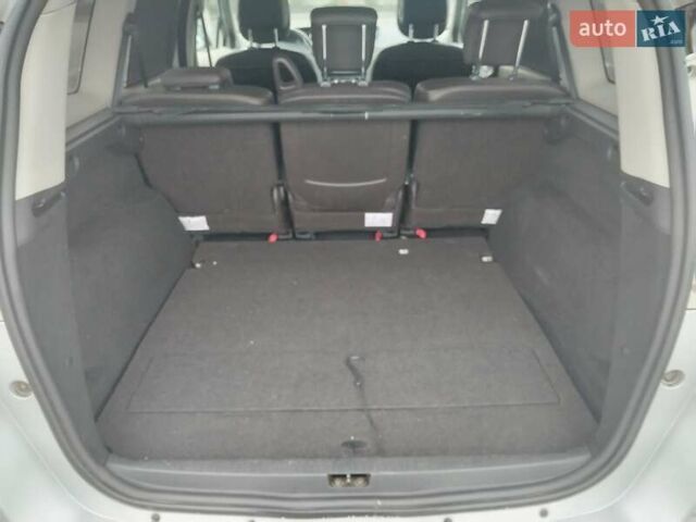 Серый Рено Гранд Сценик, объемом двигателя 1.5 л и пробегом 230 тыс. км за 8800 $, фото 1 на Automoto.ua