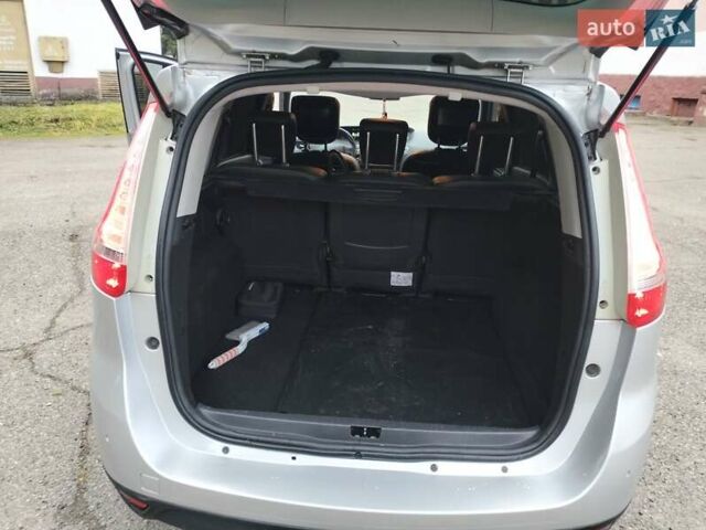 Серый Рено Гранд Сценик, объемом двигателя 1.5 л и пробегом 172 тыс. км за 10300 $, фото 26 на Automoto.ua