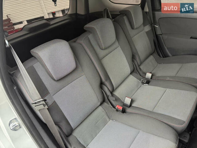 Серый Рено Гранд Сценик, объемом двигателя 1.6 л и пробегом 219 тыс. км за 10600 $, фото 43 на Automoto.ua