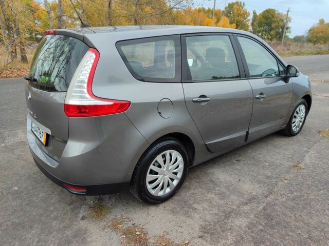 Сірий Рено Гранд Сценік, об'ємом двигуна 1.5 л та пробігом 235 тис. км за 9650 $, фото 4 на Automoto.ua