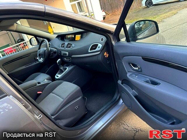 Сірий Рено Гранд Сценік, об'ємом двигуна 1.5 л та пробігом 230 тис. км за 8900 $, фото 3 на Automoto.ua