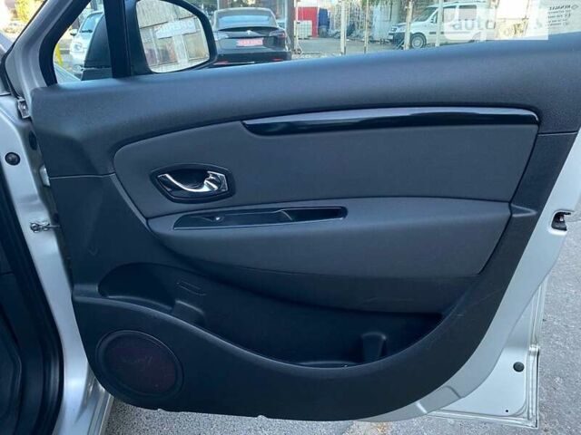 Серый Рено Гранд Сценик, объемом двигателя 1.5 л и пробегом 167 тыс. км за 10400 $, фото 22 на Automoto.ua