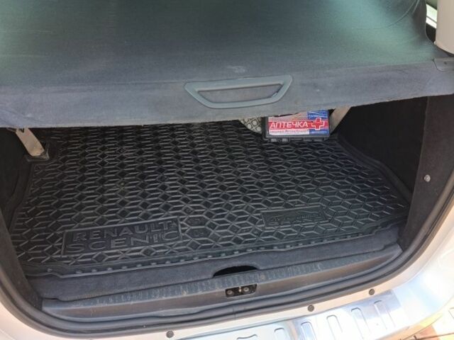 Серый Рено Гранд Сценик, объемом двигателя 1.6 л и пробегом 242 тыс. км за 9800 $, фото 5 на Automoto.ua