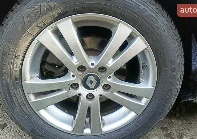 Сірий Рено Гранд Сценік, об'ємом двигуна 1.5 л та пробігом 288 тис. км за 11000 $, фото 9 на Automoto.ua