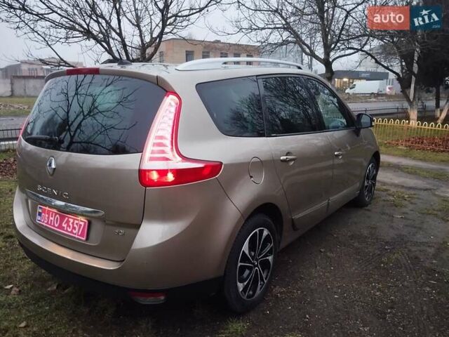 Серый Рено Гранд Сценик, объемом двигателя 1.5 л и пробегом 205 тыс. км за 10400 $, фото 4 на Automoto.ua